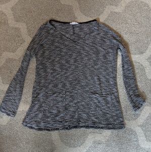 Cozy Black & White Top with Pockets